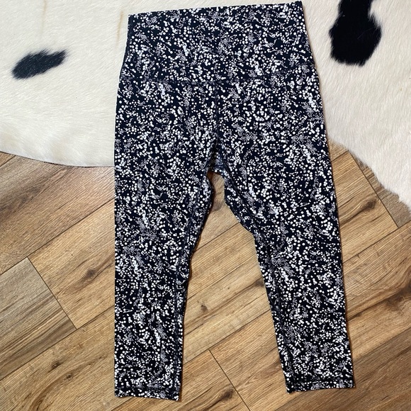 Lululemon Align Crop black and white speckled pattern leggings - Picture 2 of 8